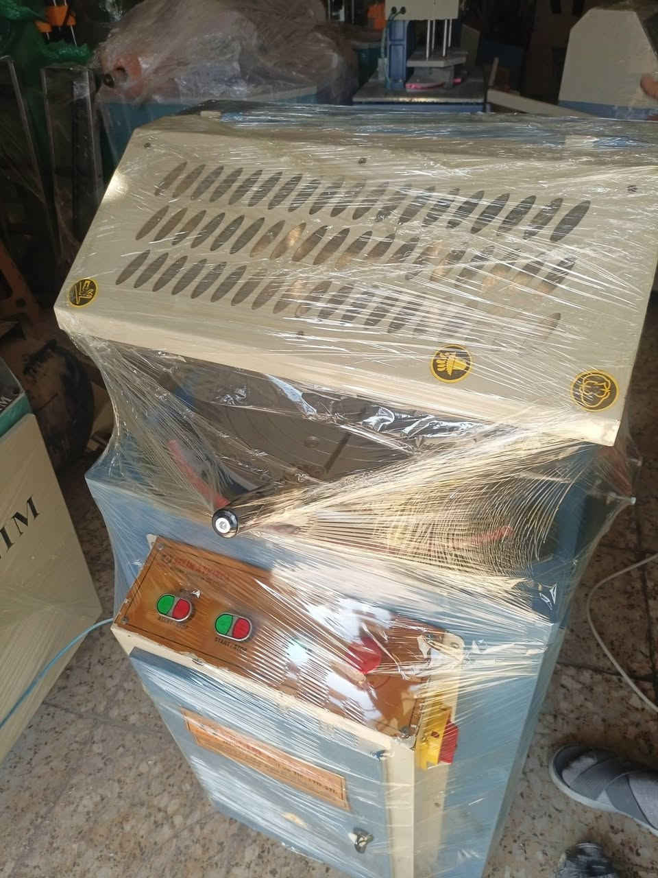 معمل سليم مستعمل سنكل كلش نضيف للبيع العنوان بغداد مقابل علوة الرشيد للاتصال ***********
