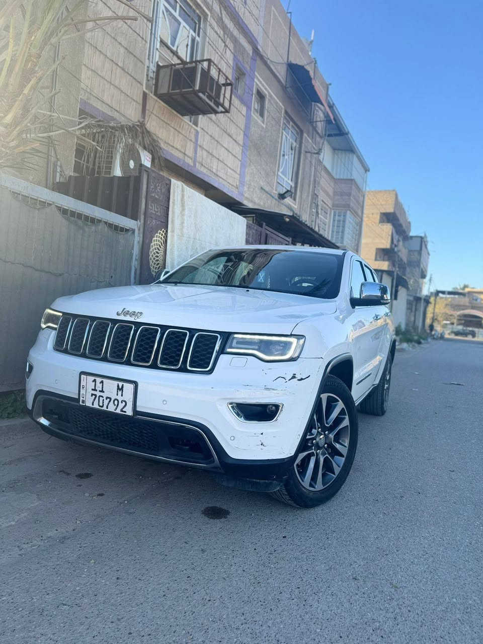 جيب ٢٠٢٠ لمتدد بلس
جيب شيروكي لمتدد بلس فول موصفات 
بيه بارد خفيف جاملغ أمامي مال سايق ولدعاميه بيه طخات
سعره ب٣١٥ورقه 
تواصل:***********
