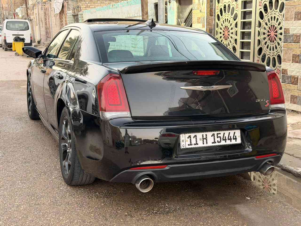 السلام عليكم 
كلايسلر اوباما 2016S 
السيارة فول مواصفات للأخير عليها رقم شبه مميز 
حادثها بنيد+جاملغ بدوون دواخل ابد 
كير مكينة تبريد حدادية كفالة 
ماشية 136 حقيقي استخدام شخصي 
السعر 210 قفل او مراوس 
مكانها النجف الآشرف
***********
