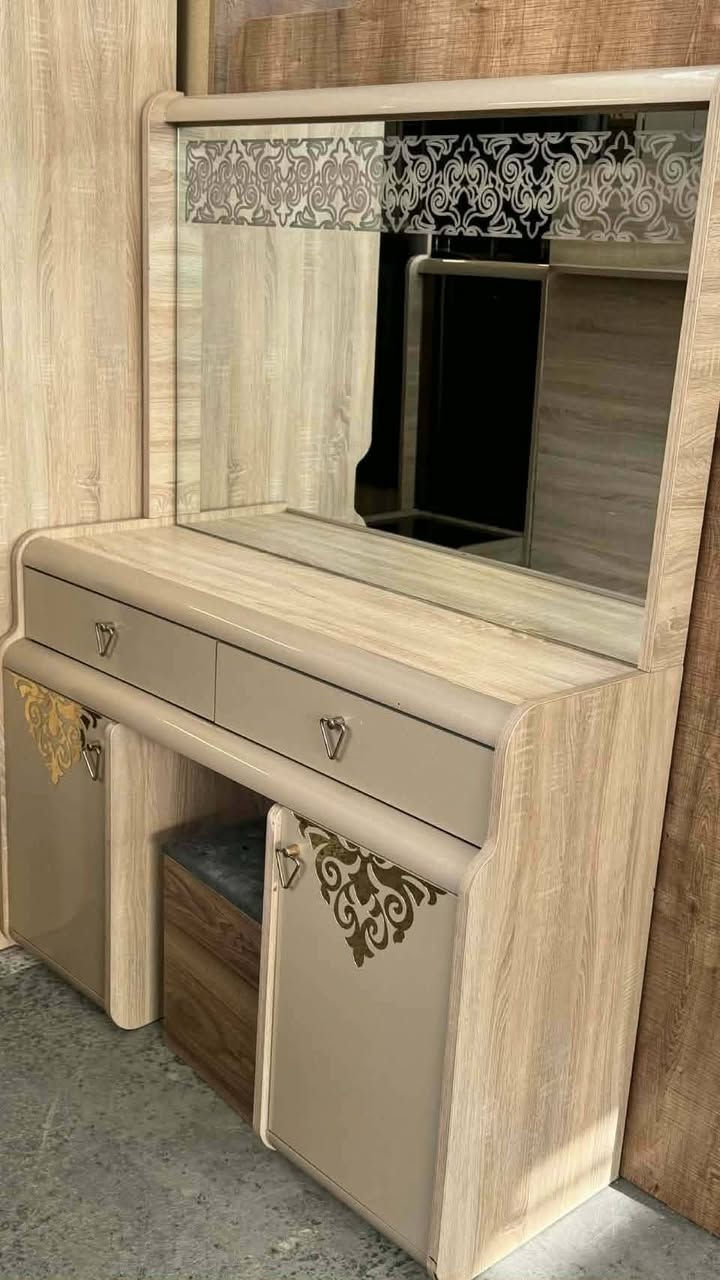 ✨غرفة تركي اصلي لون مميز ✨ صبغ حراري
10 قطع 

 جام اصلي 

نظام سلايت وابواب 

سرير مخزن جك 

 قماش وتر بروف أصلي ✨

نضافه/90/💯

السعر  / مليون و700

 شد ونقل مجاني داخل بغداد

توصيل للمحافظات بأسعار رمزية


**إذا كنت صاحب هذا الإعلان وتريد حذفه لأي سبب، رجاءا أرسل رسالة إلى الدعم الفني**