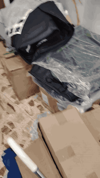 غراض سياره خير من الله ابيعهن شلعه وحده وهذا رقمي.  ***********
