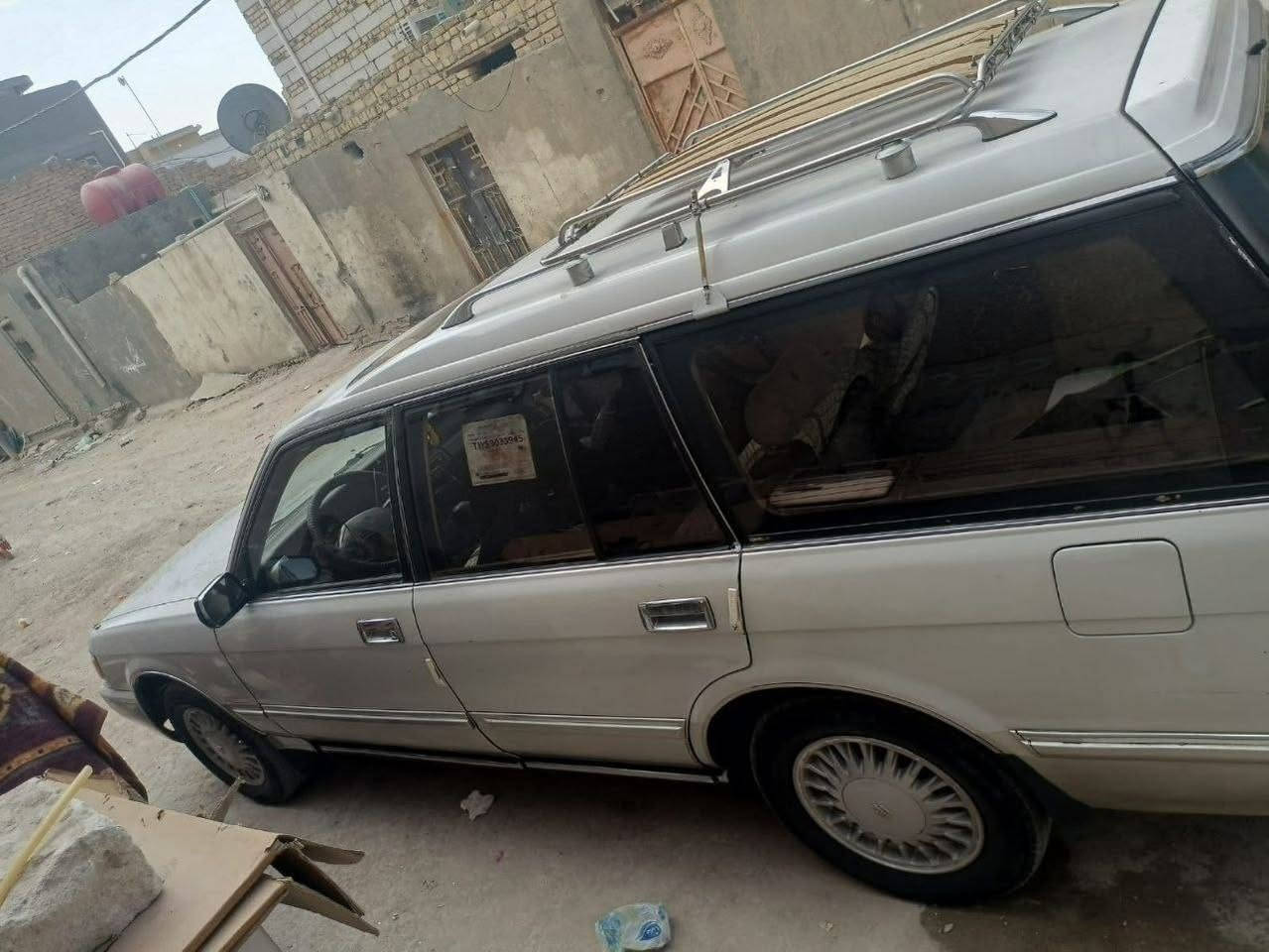 بيع مستعجل 
كراون ارنب استيشن للبيع 
موديل 1991 
مكفوله من ضربه والصبغ والنقل جثه واصوليات والعيب الشرعي ماعدا الذيل الي بصفحه الايمن  خياس قليل جدا فد اصبعين  رقم جديد انكليزي انبار مشروع وطني وبسمي مداور ثاني يوم.سنويه مجدده
  داخله هزه 
تبريد ثلج ويه السويج حداديه جديده تخم تاير 
اخوان السياره جاهزه اترايك للفاو 
  سعر 68 وبيه مجال تجي واتشوفه وبيك خير وتدلل
مكاني الديوانية قضاء الشامية 
استفسار
 ***********
***********
