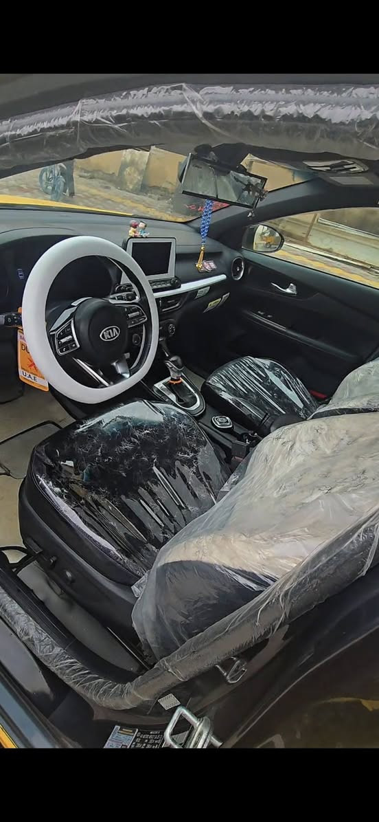 سلام عليكم  
كيا فورتي 2021#للبيع
حادث مال امريكا بارد بنيد وجاملغ امامي والخلفي بس بارد بدون تبديل سياره ليبل واحد
فول مواصفات
بصمه فتحه محرك 1600
دوشمه غرفه كامله جديده
منضومة زنون 
سياره بسمي تحويل ثاني يوم رقم بغداد مشروع وطني

السعر :136
وبيه مجال حك الجيه
تواصل:***********
