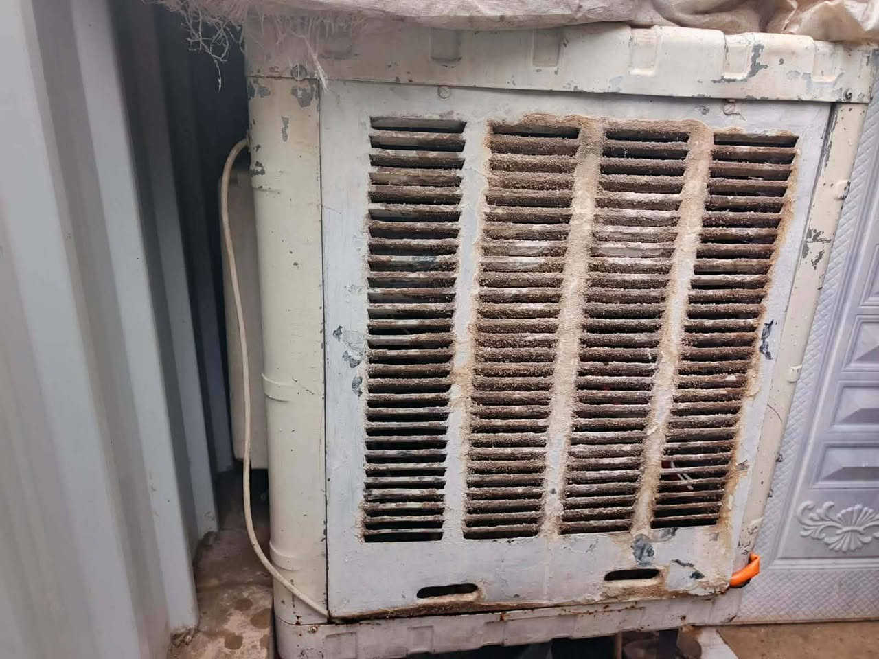 مبرده السعر ١٠٠ الف 
كونفيره السعر ١٠٠ الف 
ساعه السعر ١٥ الف 
شرط شغالين
عنوان موصل الايمن باب البيض


**إذا كنت صاحب هذا الإعلان وتريد حذفه لأي سبب، رجاءا أرسل رسالة إلى الدعم الفني**