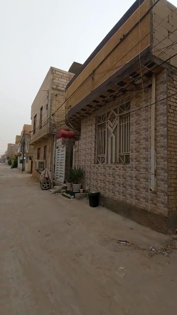 سلام عليكم 

دار سكن البيع المساحه ١٠٠ متر طابق ونص 

عنوانه كربلاء شارع البوبيات عمود ٥٦ 

نوع العقار طابو زراعي سند ٢٥ اقرار محكمه 

يتوفر جميع الخدمات ماعده التبليط شارع عرض ٦ متر 

يبعد عن الامام الحسين ع ٢ كيلو متر 

سعر ١٣٥ مليون معه المجال 

الاستفسار الاتصال على الارقام التاليه 

***********

***********

