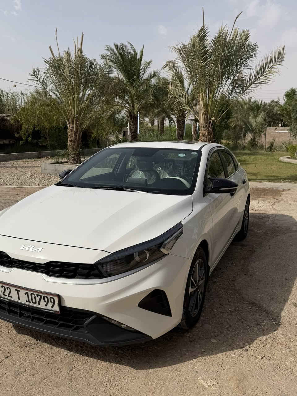 السلام عليكم سيراتو خليجيه  للبيع موديل 2024 السعر162 مواصفات فول محرك 1600ماشيه 80الف السياره بيه شبر صبغ بلجاملغ الخلفي فقط ولقاقي مكفول مكان السياره واسط الزبيديه ***********

