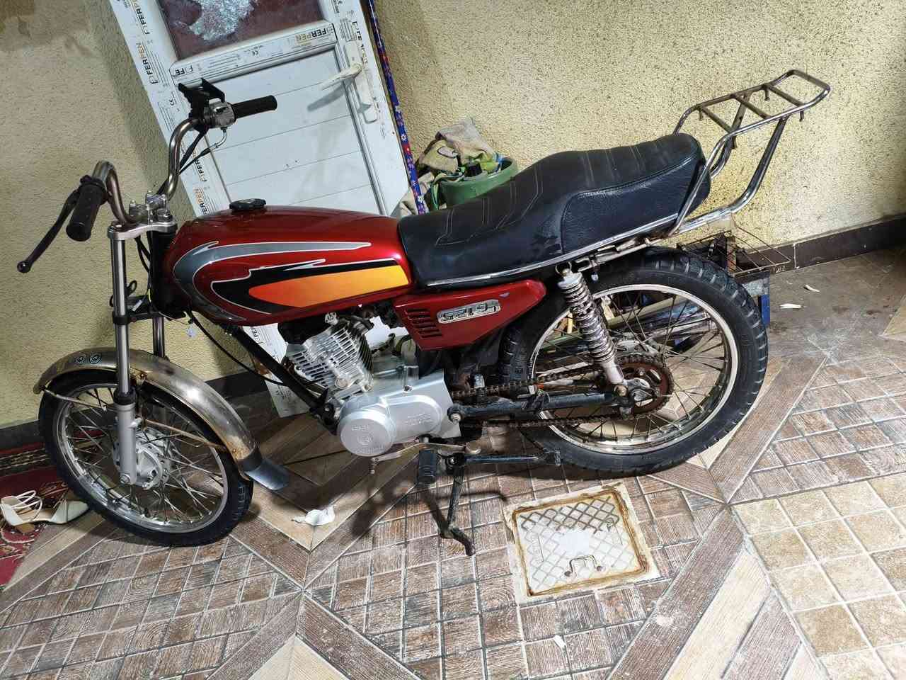 السلام عليكم شباب دراجه للبيع سي جي نامه تعمير مكينه ما مفتوحه دراجه جاهزه ضفيره مكاني البصره التنومه السعر 425 وبيها مجال حك الجيه فدوه الموشراي لا يراسل رقمي ***********
