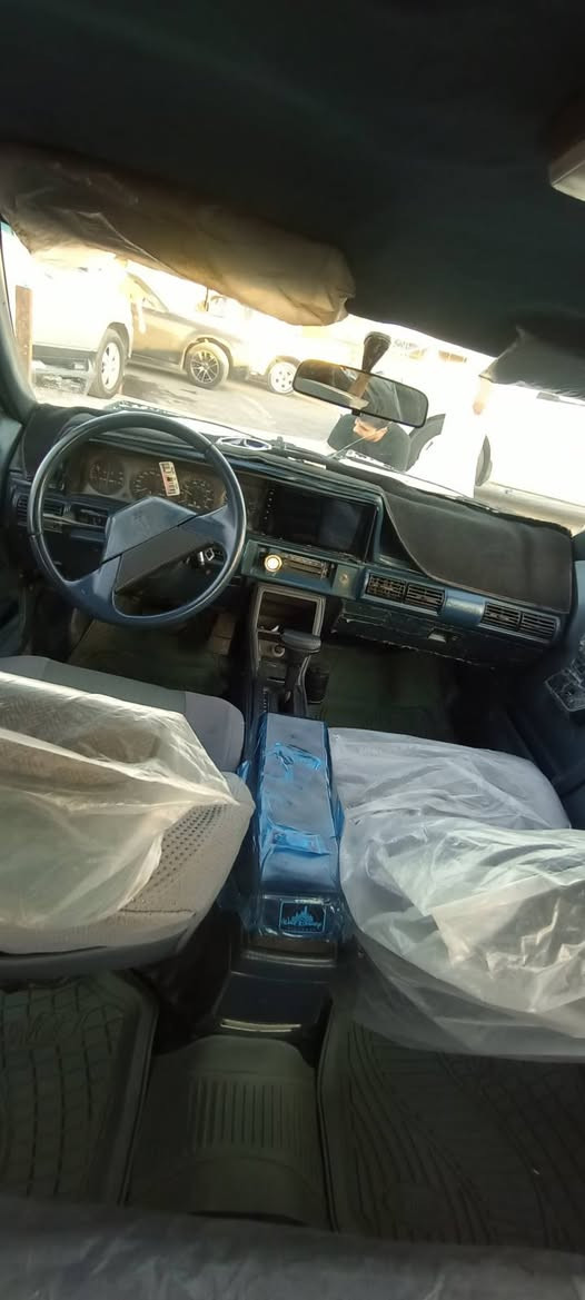 السلام عليكم ..
اولدز 1990للبيع بدون حادث صبغ عبايه اثر جرد حلوه وظيفه رقم ديالى تحويل ثاني يوم 
جاهزه بدون نقص منظومه بانزين جديده 
دبل فيتبم
تبريد شغال
شاشه 
سنترلك 
لايت زنون
سعر 37 
عنواني ديالى بعقويه ***********
