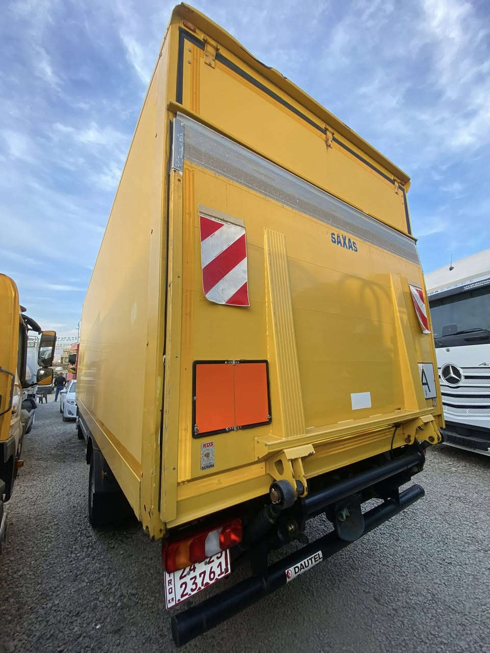 ماشاءالله تبارك الله
موديل 2017حجم1227
فول مواصفات 
مكفول كفاله عامه 
ماشي380ألف
مكان سليمانية 
***********📞
