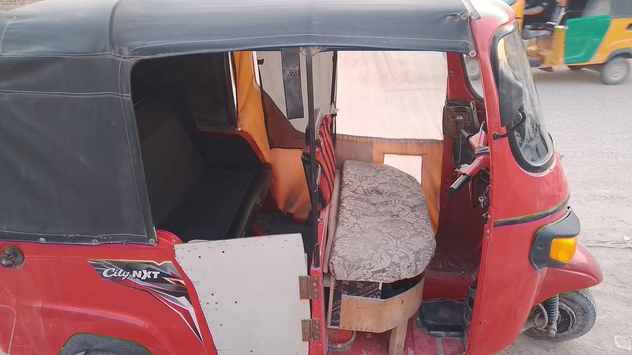 سلام عليكم تكتك بياجو لبيع موديل 2021 سنويه تحويل ثاني يوم التكتك مضروبه بل صفحه  ومجفته تجفيت شركه 
السعر 3 ملايين وربع الشراي يراسني وانه بل خدمه ***********
