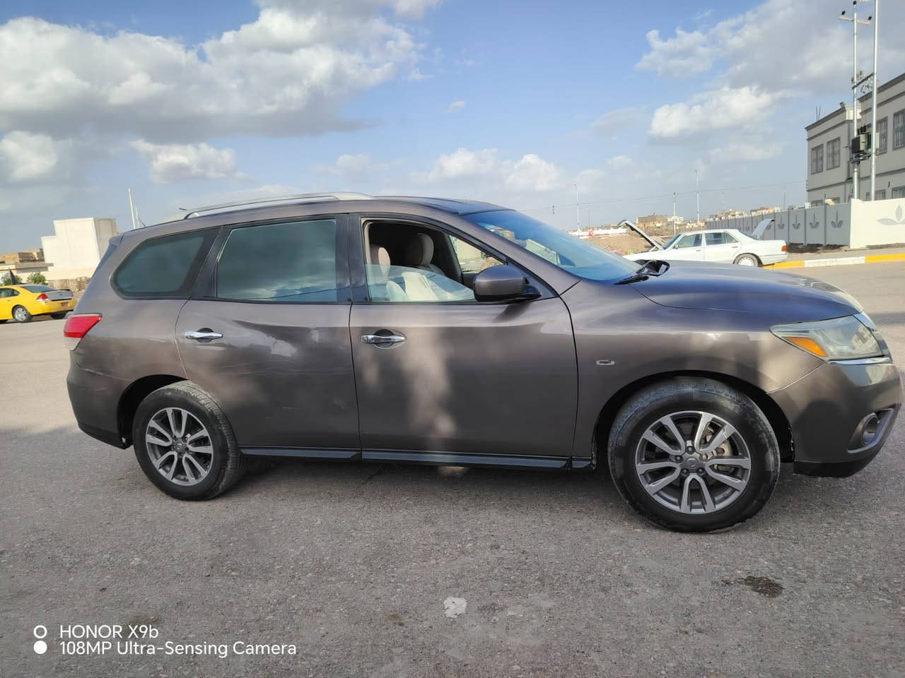 السلام عليكم من رخة الادمن سياره نيسان بافندر ٧ راكب رقم بغداد تحويل ثاني يوم نظيفة وجاهزةزه وللاستفسار اكثر الاتصال على الرقم ***********
