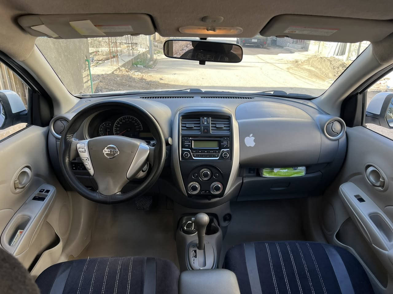 نيسان سني هندي موديل 21 بليتة زرگة مواصفاتها معروفه دوشمة كاملة ارضيات وكشنات جلد مكفولة ماعدا باردات ثنين سونار موجود رقم اربيل بأسم عربي موجود بكربلا ومكان السياره كربلا سعر ١١٢ وبي مجال بسيط نشالله ***********
