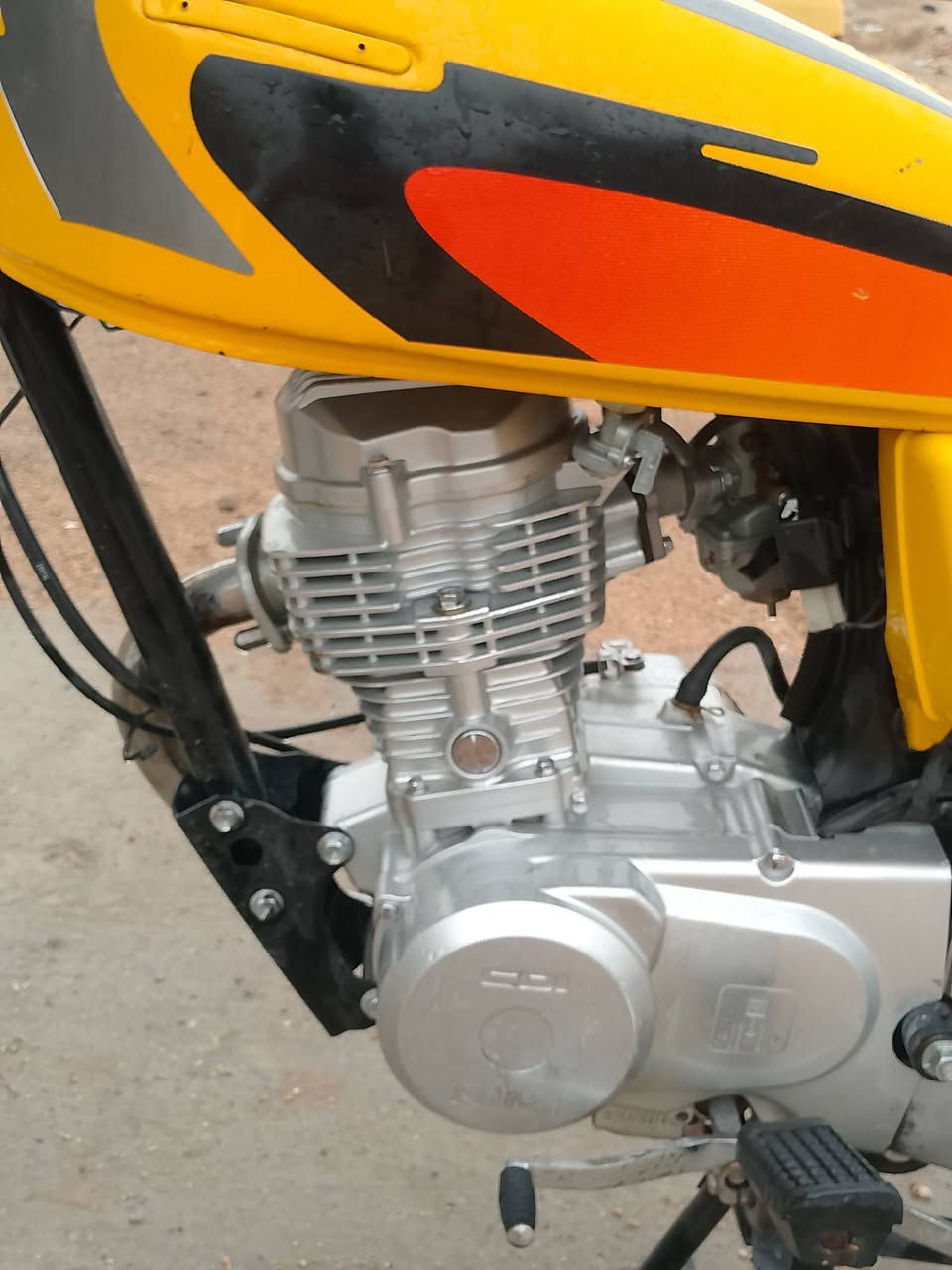 سلام عليكم دراجه للبيع اربعه كير نامه موديل 2025 أورق سنكر مكفوله من السرقه قفل سكان نضيفه كلش مكان كربلاء حي الأطباء السعر625وبيها مجال قليل حك الجيه


**إذا كنت صاحب هذا الإعلان وتريد حذفه لأي سبب، رجاءا أرسل رسالة إلى الدعم الفني**