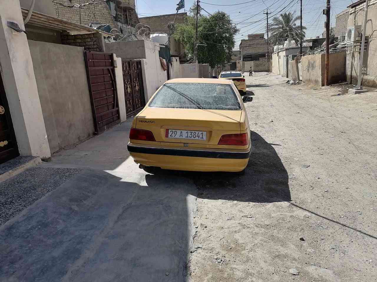 بيجو باص ٢٠١٥كير مكينة وتبريدوكهربائيات كولهة شغالة مصفرة هيئة وغرامات رقمها واسط الاتصال ع الرقم ***********
