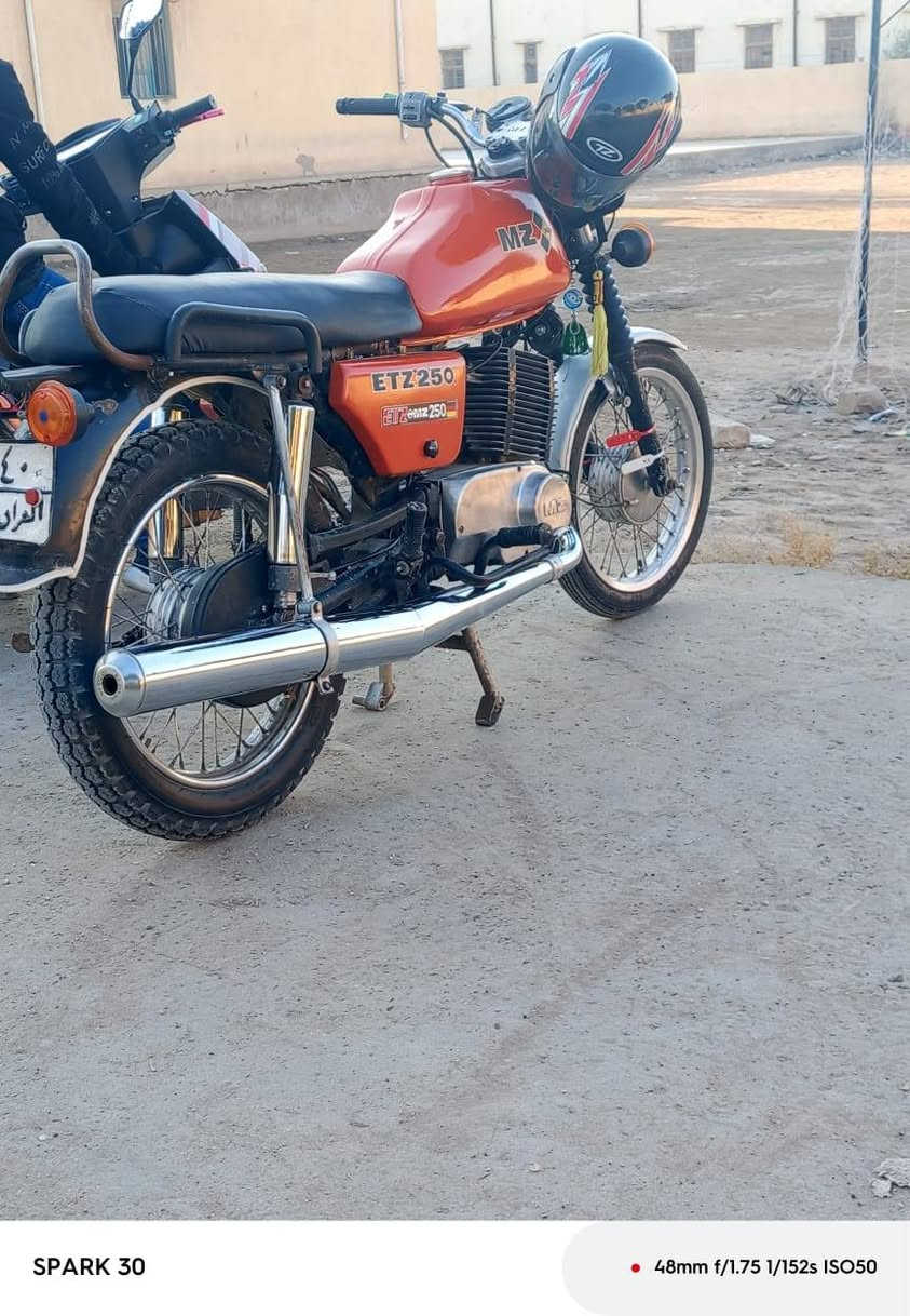 سلام عليكم ‏
ماطور 82 تعمير جديد 

‏رقم سنوية بدون راعي￼

‏شرط برغي ما ناقصة

ماطور بي مكينه تاكل كاع 

 سايس 3 أو 2 

 مكاني الانبار الرمادي 
‏
‏￼ سعر  ￼.1850وبيه مجال لشراي
***********
