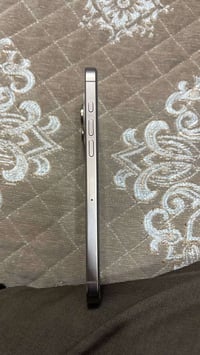 أيفون 16برو ماكس  بطاريه 98 عربي شرق اوسط  السعر 1400 وبي مجال  077522...