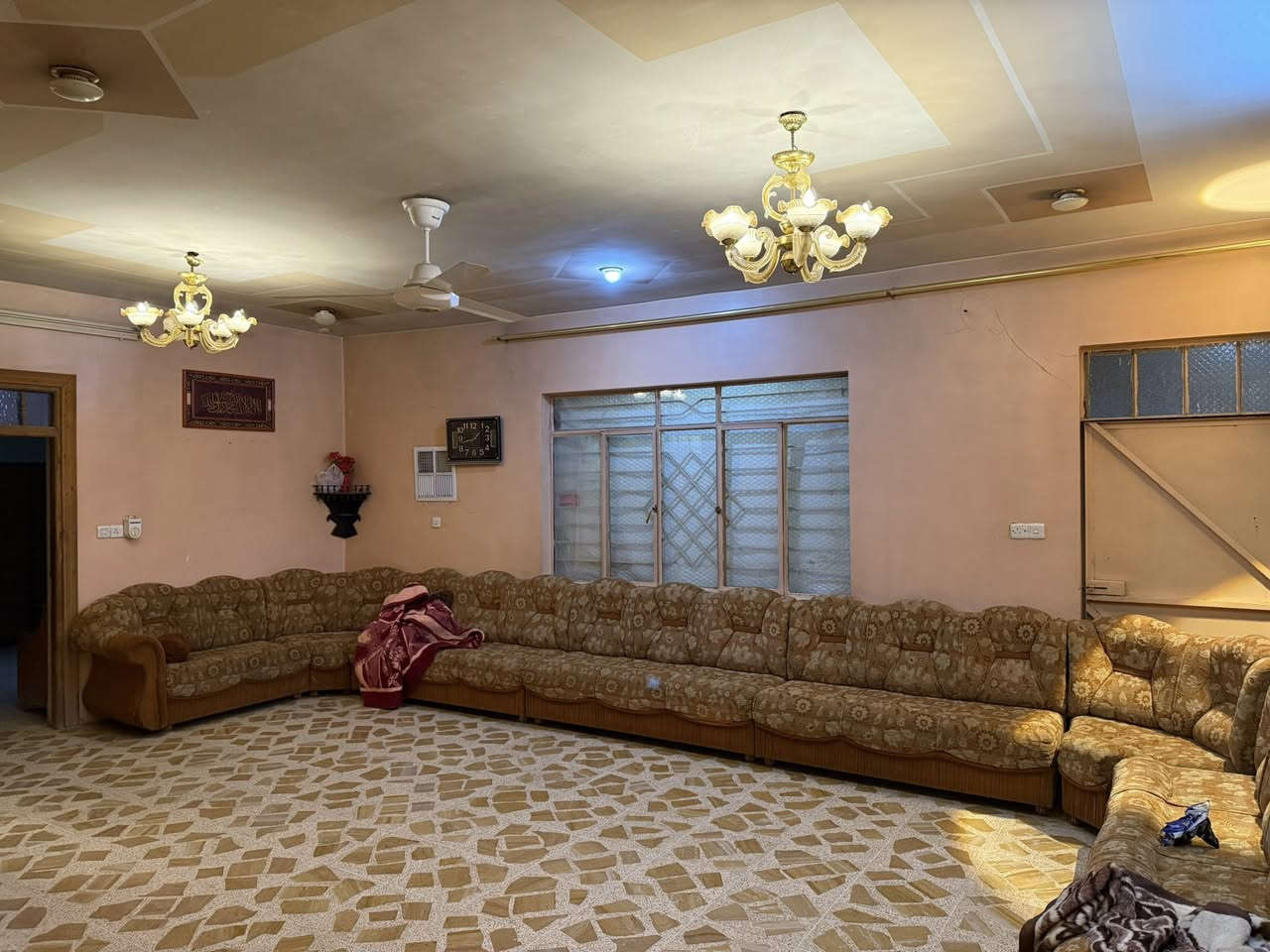 بيت للإيجار منطقه لاقتصادين
للأستفسار الاتصال على الارقام

*********** 🏦📲
*********** 🏦📲
نستقبل كافة العروض العقاريه ♥️
