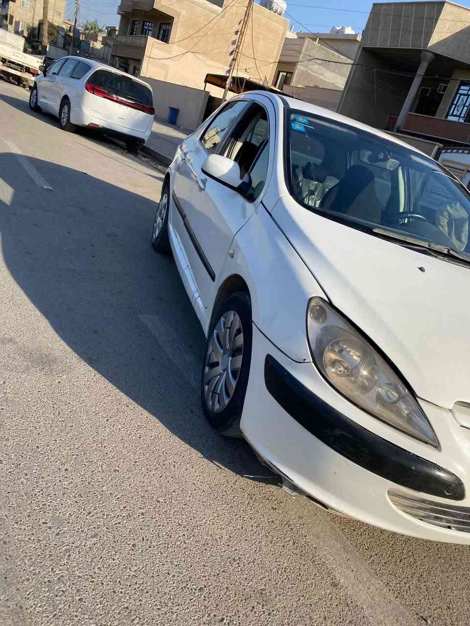 السلام عليكم . بيجو فرنسي للبيع 
موديل 2005 
صبغ قطعتين فقط 
رقم بغداد. جديد.  هزه جديد.  رقم انكليزي. 
مكانها بغداد. السعر 50 مجال بسيط .  ***********
المكان حي سومر البنوك
