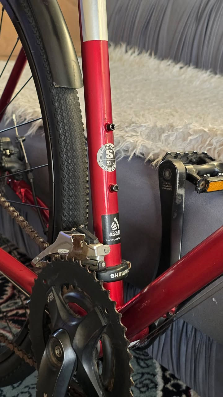 السلام عليكم دراجة للبيع
Fuji klumsy 
الاصدار المحدود بالتعاون مع شركة اساهي اليابانية
الدراجة موديل 2022 حجم 28
قطعة وحدة بلادية 
اللون احمر ميتاليك
قياس الفريم 52 
اطارات كندا 700×35 جدد
سستم Shimano بالكامل 16 سرعة 
عكرب شيمانو التوس 8 سرعات خلفي ونقال تورني سرعتين امامي
بريكات دسك ميكانيكي تكترو Tektro
كشن الدراجة الاصلي
حقيبة الدراجة البلادية فوجي مضمنة
واقيات اصلية بلادية
 
العنوان بغداد مجمع بسماية 
للاستفسار خاص او على الرقم
*********** واتساب
