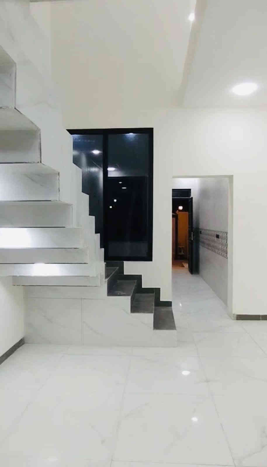 بيتين طبك للبيع VIP مساحة البيت الواحد ١٥٠ م الوجة ٧ ونص طابو أسهم قرب مستشفى التركي ألبيت كما موضح بصور ديكور مغربي شغل درجه أولى فول موصفات ط -١ غرفتين نوم وصالة ومطبخ وستقبال وصحيات 
ط٢- غرف نوم عدد٢ وصالة وصحيات  شغل هندسي السعر وباقي التفاصيل عل خاص  🚦🚦🚦🚦🚦🔥عندك بيت للبيع🔥
عندك قطعة للبيع اي مقاطعة ♦️بستان للبيع  -الشراي يمنه وتدلل 
🏩 -  بناية تجاري الناصرية حصرًا 🏡
@( 🧿 
للمزيد من المعلومات يمكنكم التواصل معنا☎️ ***********
 راسلنه واحنه بخدمتك مكتب القنديل الذهبي للعقار حي اور مقابل صيدلية الجبل
