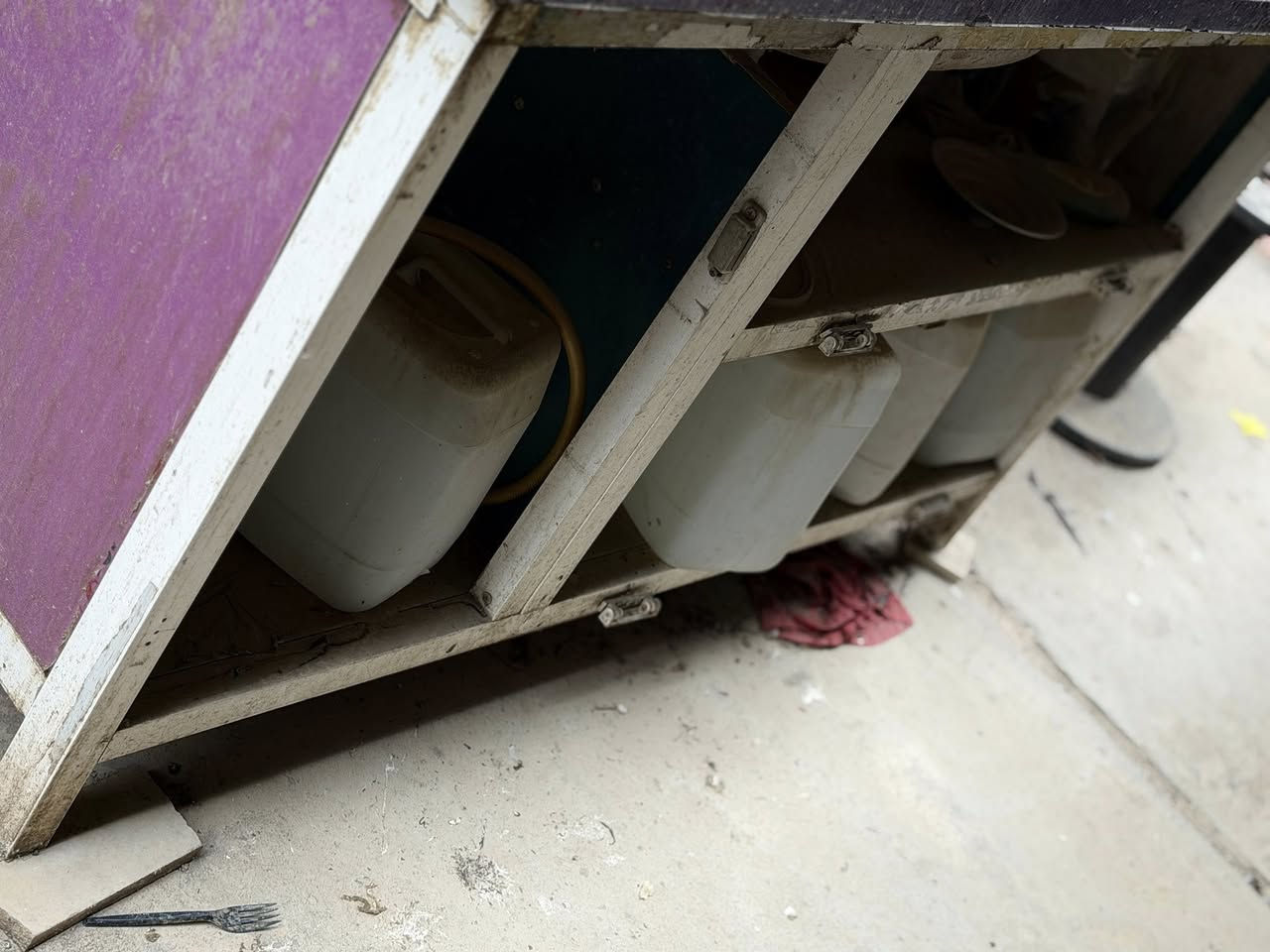 للبيع مكانهم حي العسكري
هاتف ***********
