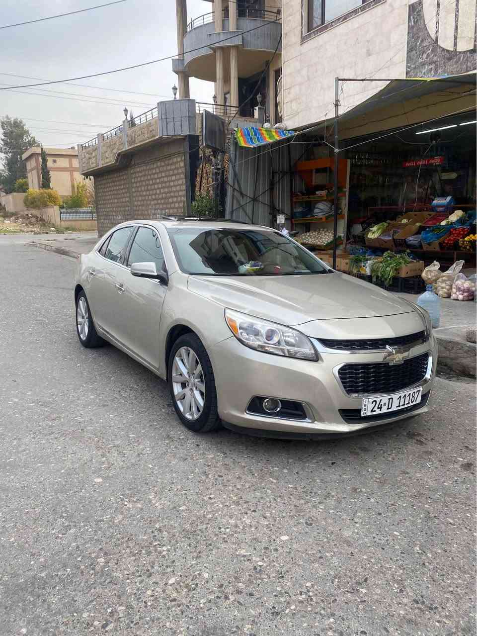 شوفرليت ماليبو ٢٠١٦ موصفات LTZ فول  سلايت داخل قرميدي كشنات هيتر وتبريد وكهاربائي رادار امامي خلفي وجانبي اشاير بلمري تشغيل عن بعد ويل ١٧ كروم لايتا زينون شركة وبكلايت ليد شاشه وكاميرة دوار السيارة كلين بيها ربع جاملغ الامامي صبغ بدون اي ضرر  محرك بلادي شرط مامفتوح رقم وسنوية هزة جديد   ***********.    *********** دهوك, العراق
