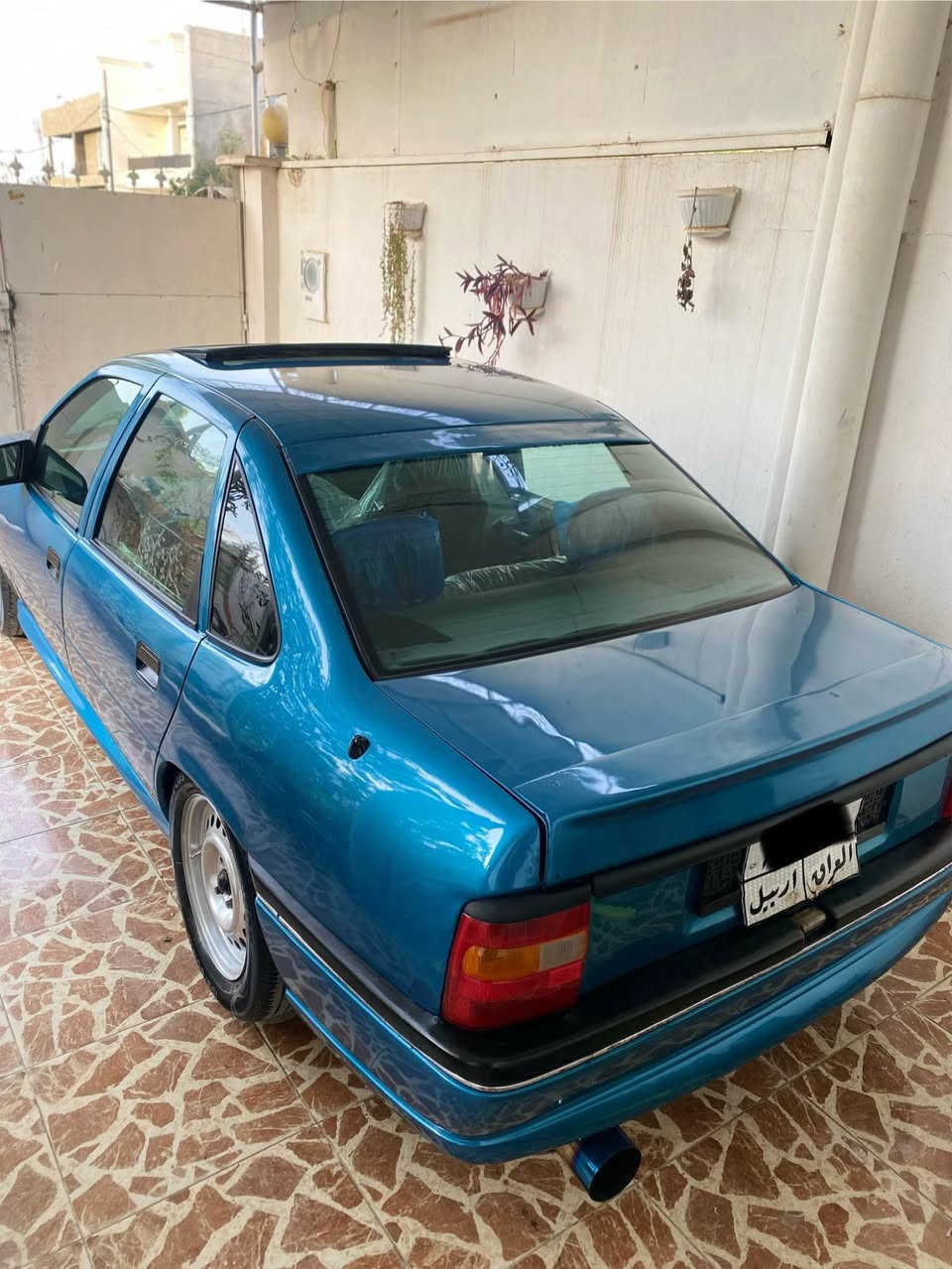 Opel vectra 1993 
مەکینە ١٨ و عادی نمونە لەجوانی دارو بەردی ئەم سیارەیە بەشەرتی سەت وەستا گێڕ و مەکینە بەشەرت تەقە و ١٠٠ دۆلار چوار تایە و ویلی سفر سێرڤزی عامی بۆ کراوە یەک شتی نەقوستان نییە دەعمی نییە پشت و پێشی بەشەرت چەکوچی نییە دینکەی غایسی بەشەرت ABS ئێرباگ و سلایت بلوتوز لاید عەدەسە LED سێرڤزی ناو و دەرەوەم عام کردووە دوو سویجی کۆنتڕۆلی بیلادی لەگەڵە بۆ زانیاری زایتر پێوەبکە ٧٦٠ هەزار غرامەی لەسەرە وەکالە بە ناوی خۆمە تەعویل و غرامە بەشەرت سعری ٤٩ وەرەقە و یەک تۆز مەجال بۆ زانیاری زیاتر پێوەندیم پێوەبکە ئەگەر موشتەری نیت سەرم مەهێشێنە لە ماڵی خۆم بێمنەتم بەشەرتی هەموو شتێک دەیفرۆشم 
شوێن: هەولێر 
رەقەم:***********
وەتسئاپ و ڤایبەری لەسەرە أربيل, العراق
