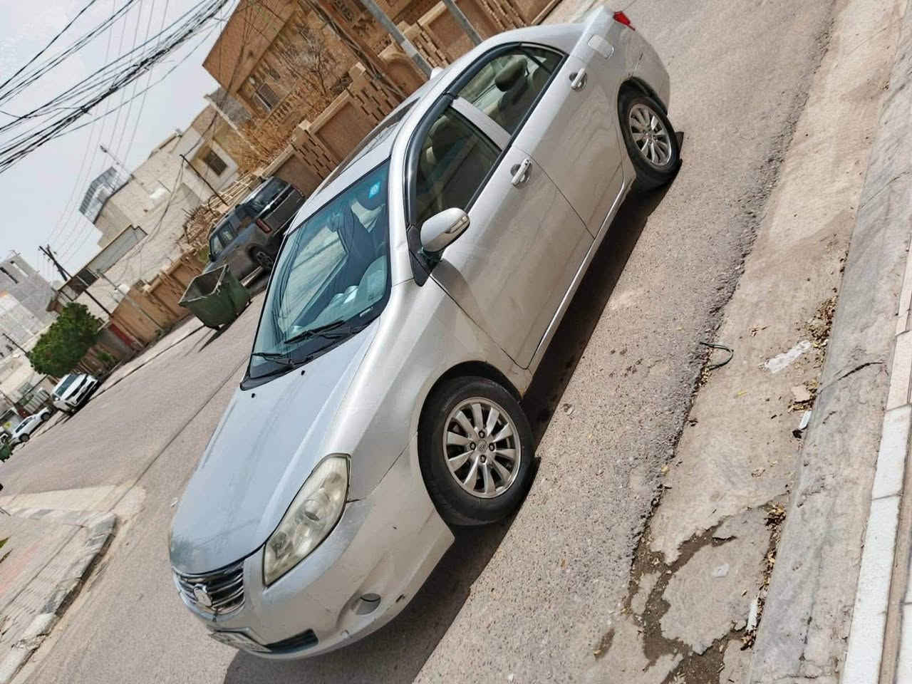 (سلام عليكم)
سياره بي وايدي مويل 16
رقم بابل تحول اي محافظه 
سياره بسمي موجوده كربلاء 
سونار موجود مع نشر
***********
سعر 55 بيه مجال 
او مراوس
