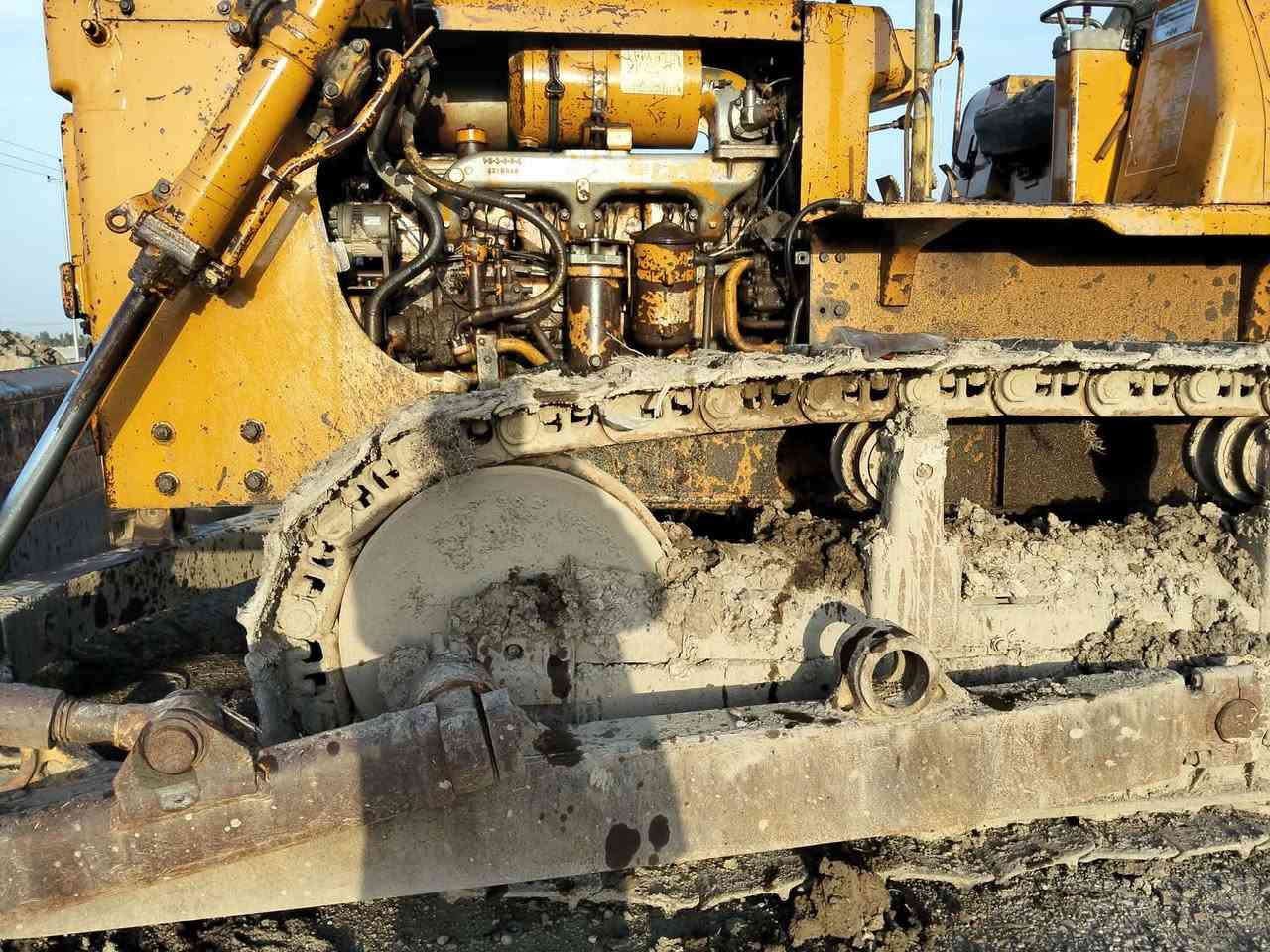 مكينه للبيع 82 جاهز ه للعمل تخم زنجيل وروله جديد اصلي للتواصل ***********
