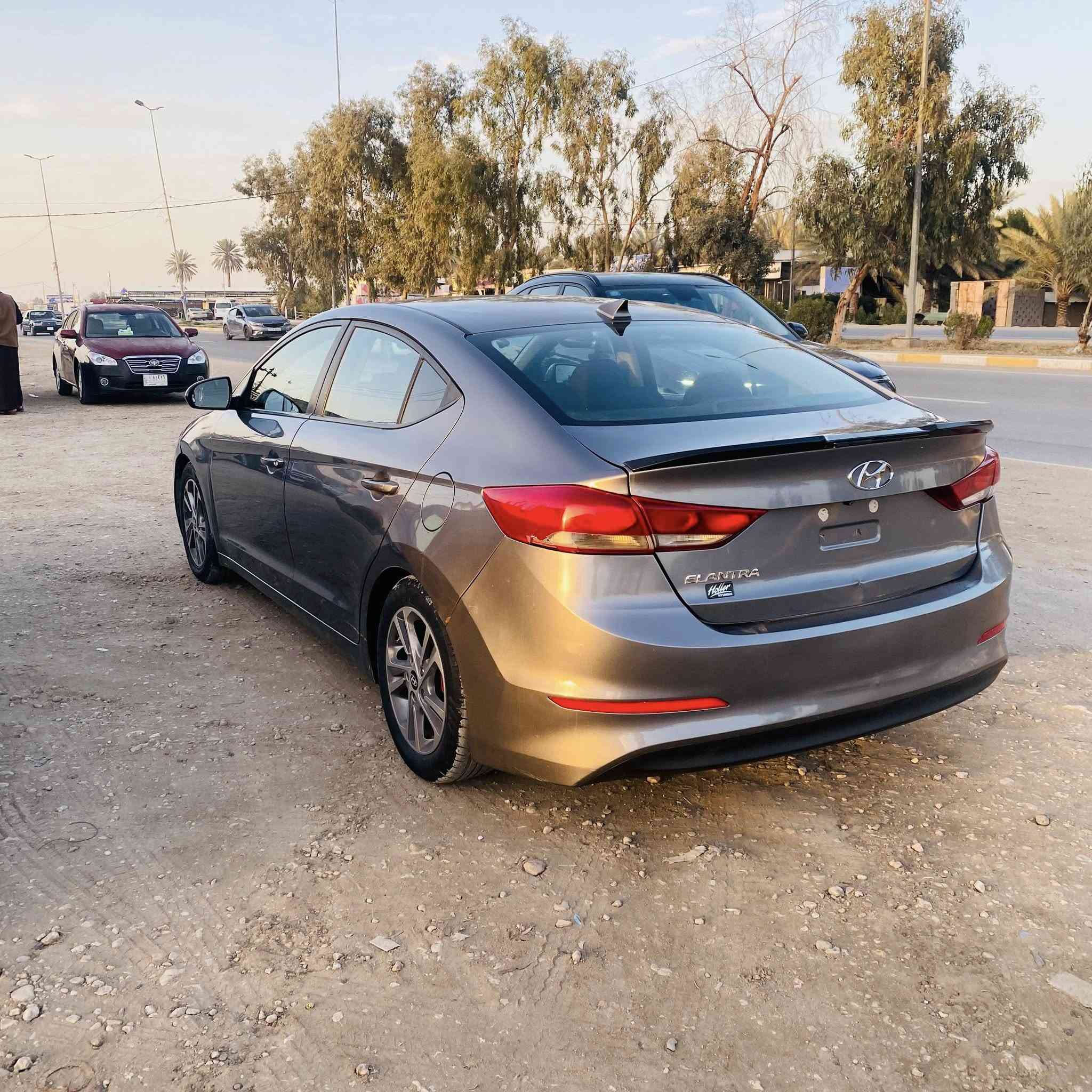 السلام عليكم
النترا 2018
السعر 124 وبيه مجال 
رقم بغداد الماني 
حادث جاملغ وبنيد رصعه بصيطه بطرف الجنطه مبينه بلصوره وحافه الباب 
ماشيه 134
مواصفات شاشه كبيره كامره دواره رادار نقطه عمياء كشافات تحكم ستيرن 3 مودات قياده مثبت سرعه شاشه اعطال سياره عليه ادامه كامله من كل النواحي تخم تاير منضومه بانزين كله جديد كير AT مكينه وكير خير من الله سياره مال جناي 
هـ ***********
