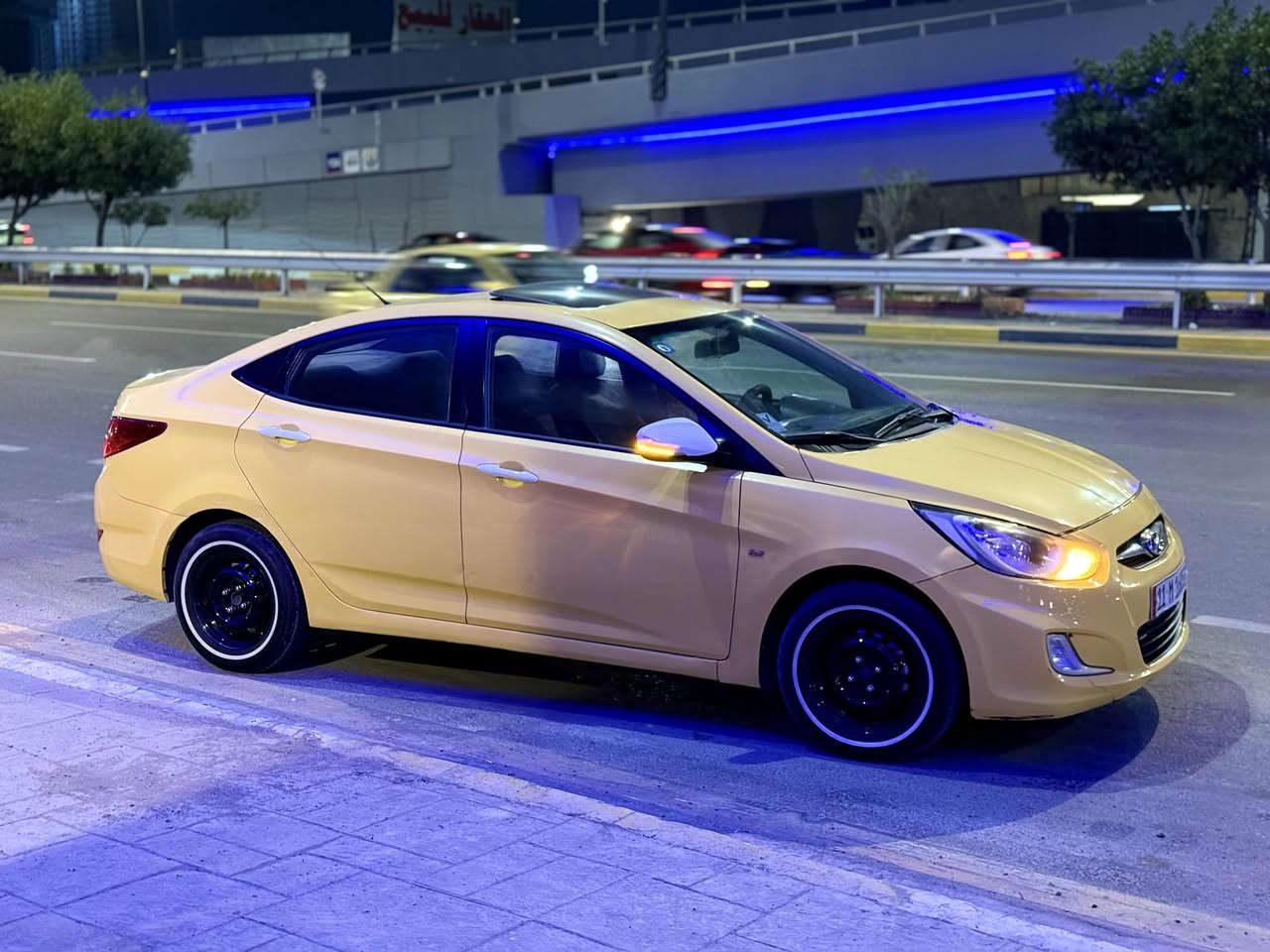 سلام عليكم
‏اكسنت 2015 خليجي فول مواصفات عدة البصمة
‏محرك 1600
‏سيارة جاهزة ماعوزهة برغي
‏مصفرة هيئة وغرامات 
‏باسمي تحويل ثاني يوم
‏بيهة الباب الورة السايق بي تصليح وخشم البنيد مأشر بالصورة 
‏السعر 93 
مكاني الشعلة
‏***********
‏
