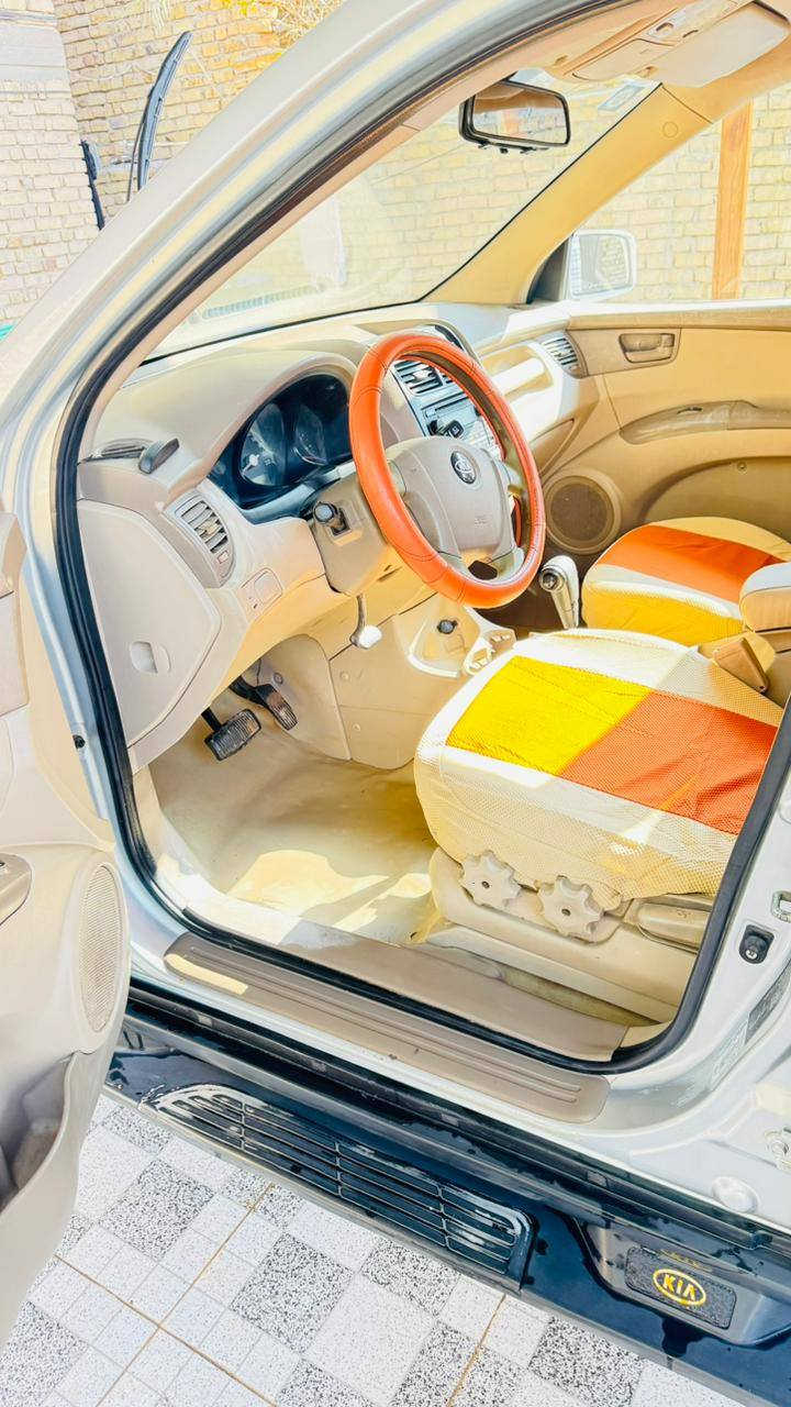 اللهم صلي ع محمد وال محمد
السلام عليكم 
للبيع كيا سبورتج موديل 2010 لون سلفر رقم ذي قار 17 انكليزي سنويه ل 2029 باسمي سياره جديده وكفاله عامه من صبغ والفتح والتبديل والجراد كير شرط محرك شرط حداديه شرط تخم تاير سبير الشركه بعده وجديد هم  مكان الديوانيه 
***********
***********
