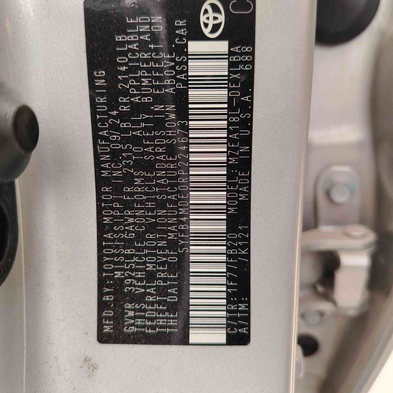 السلام عليكم 
كورلا موديل 24 ومواصفات LE
تبدل بنيد...الجاملغ بارد
تصليح بالشاصي جهة السائق 
السيارة حاليا مشحونة لسفان مصلح وجاهز
السعر المطلوب داخل سفان 112 ورقة بدون كمرك
تريدها بكتاب شهداء ذي قار واصل للناصرية 140 ورقة
للاستفسار الاتصال بالرقم ***********
