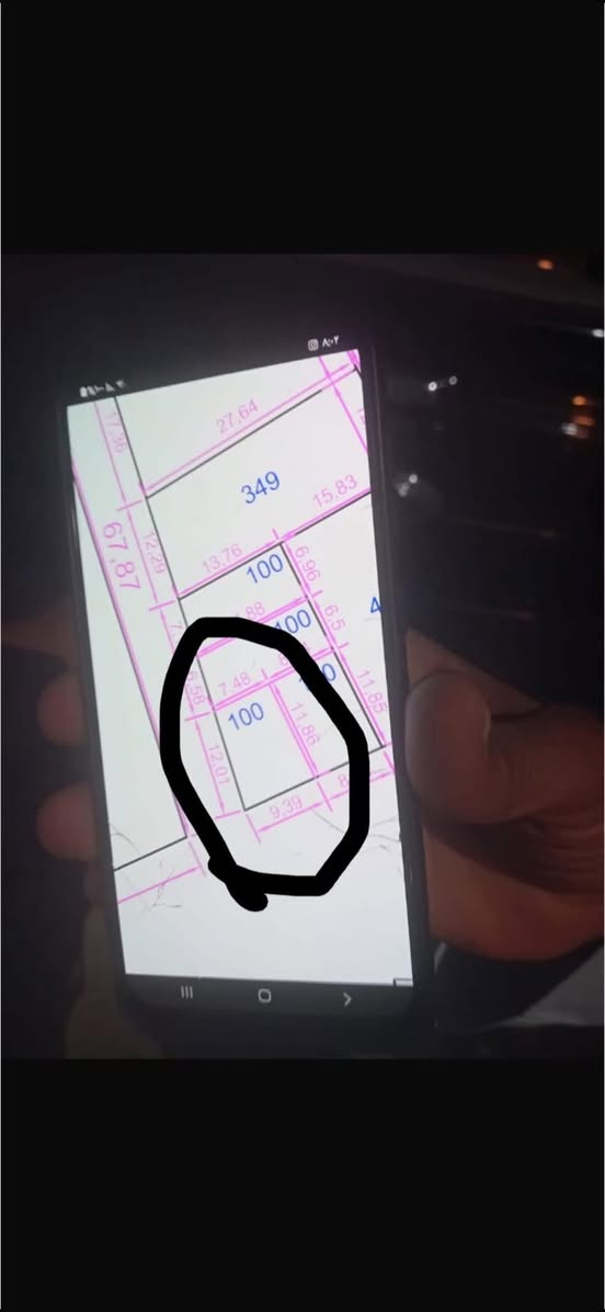 سلام عليكم قطعه ارض 100 متر ركن   للبيع لاستفسار لاتصال الرقم ***********
