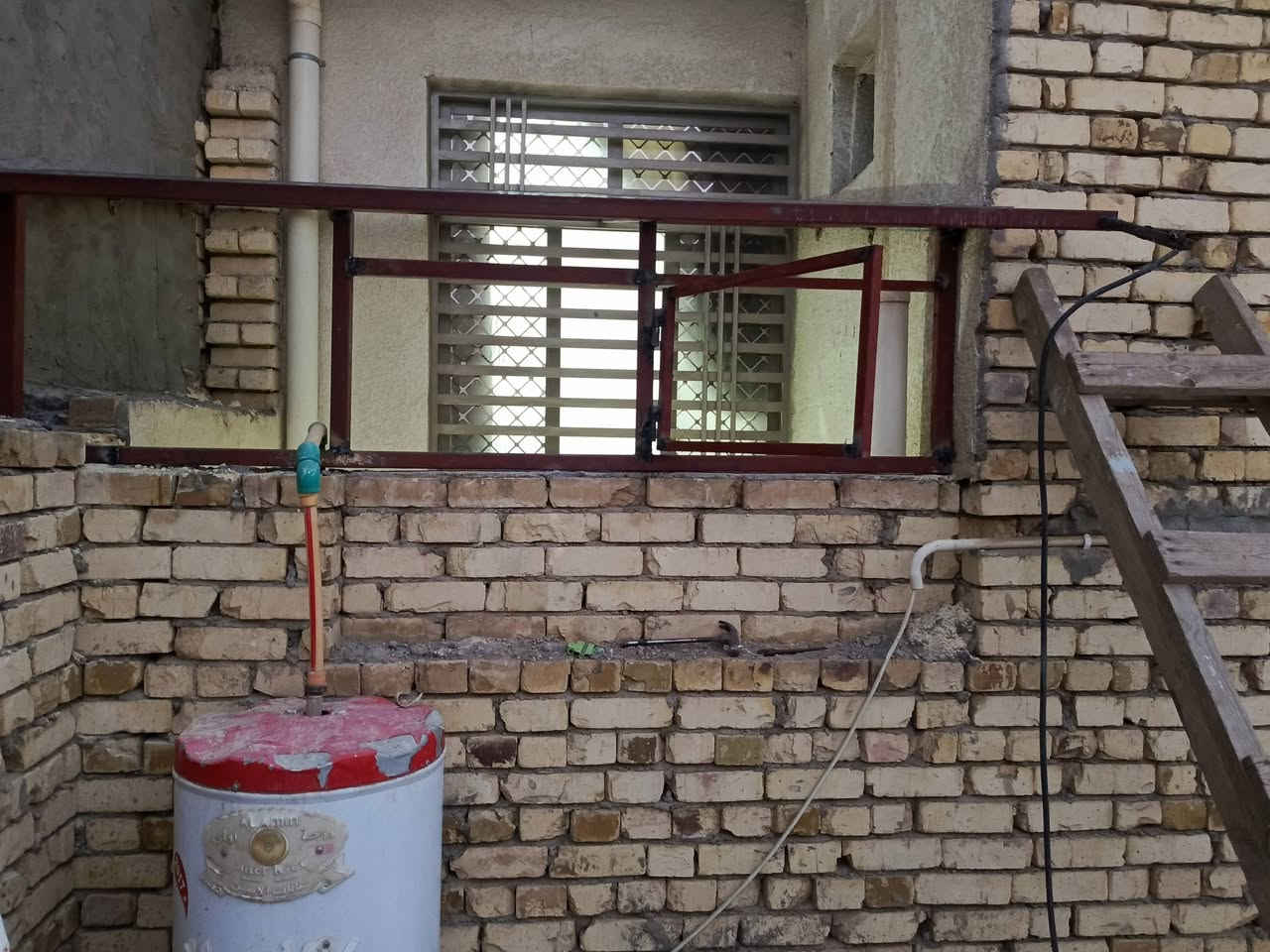 بسم الله الرحمن الرحيم 
السلام عليكم حداد متجول 
باب شباك  سندويج بنل 
تقفيل اصطوح حسب اطلب وسقف الامناور  محجرات درج حديد خارجي سقايف  تصليح بيبان نرمايد وكل ما يخص الحداده  راسلونا خاص اواتصل ع رقم 
***********
