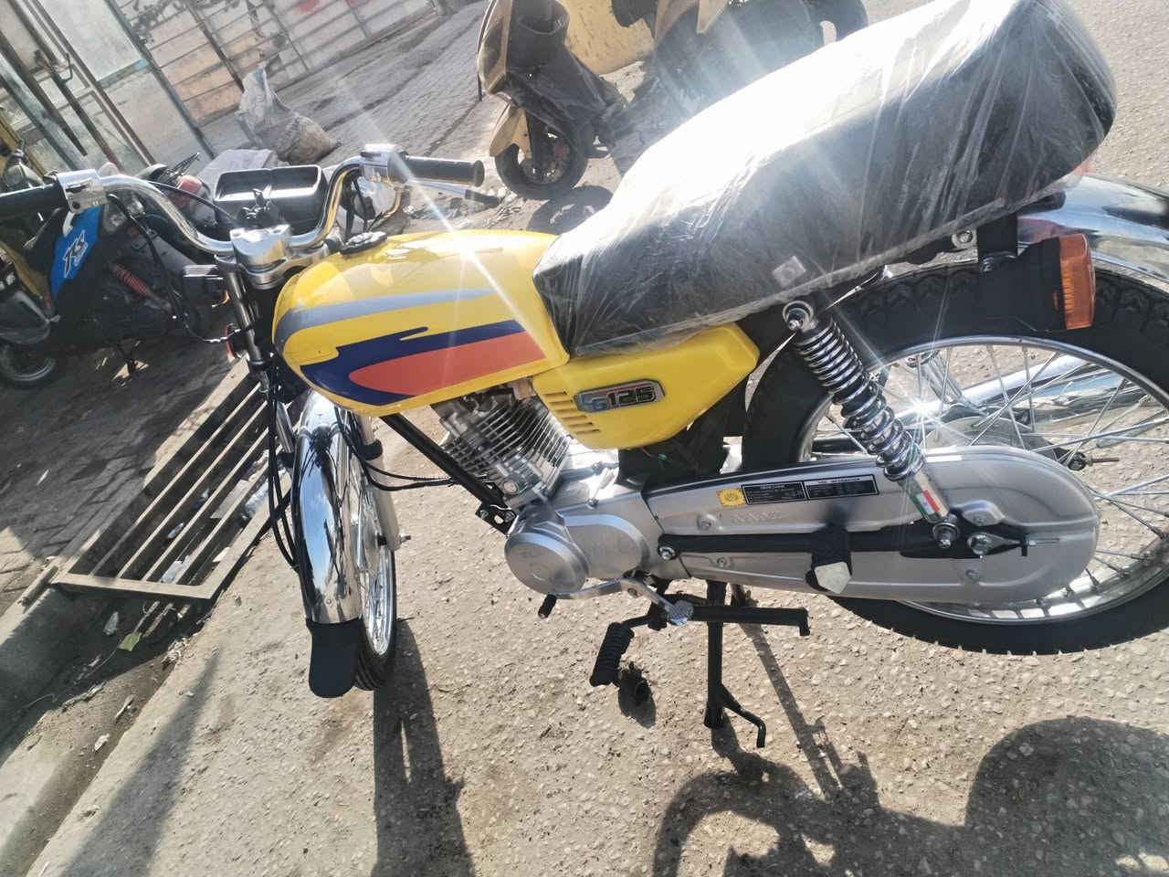 سلام عليكم اربعه للبيع تعمير شاصي 15 غراض 26
أحمد شهاب أوراق اصولي غراض كله شلامجه انته تسحك المحرك 
رقم ***********
