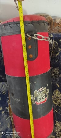 جيس ملاكمه للبيع طوله 70 سنتيم سعر 75 الف ماخذه ب150الف مكانه حي الاعل...