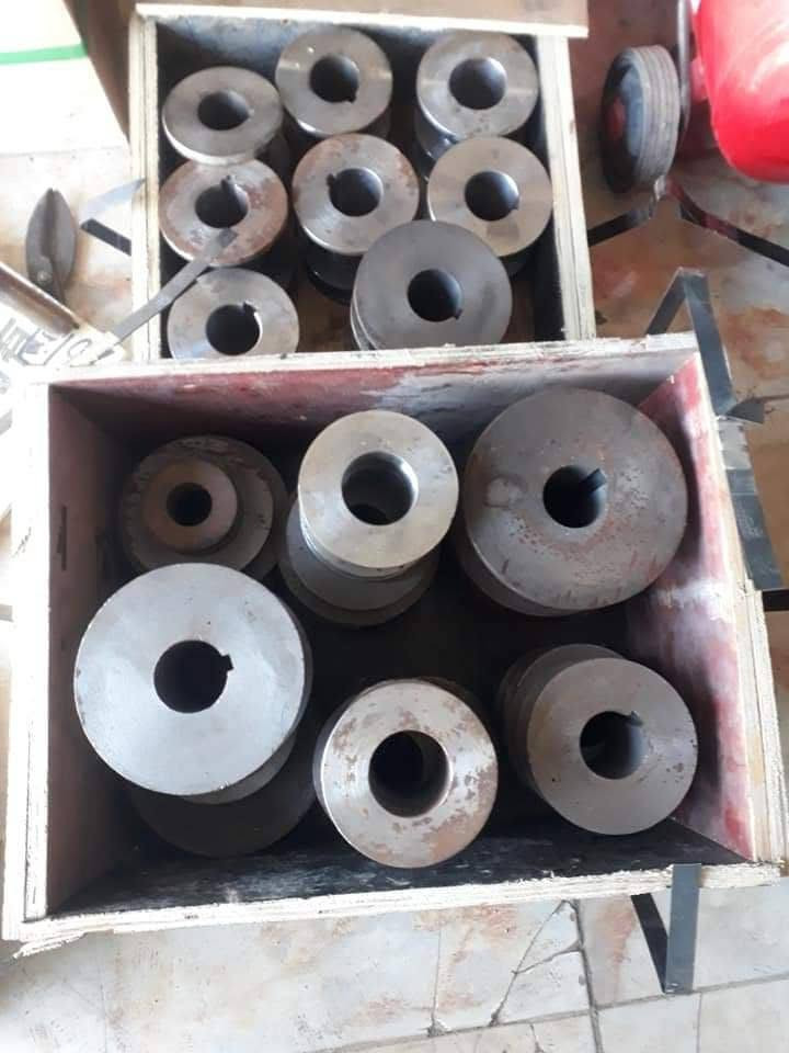 على بركه الله تم الاتفاق مع المصنع الصيني لتطوير المعواجه الكهربائية ويوجد خصم بالاسعار لفتره محدوده معواجه كهربائيه ماطور سنكل ٣ حصان كير بوكس  انتاجيه تعوج بوري مدوركل القياسات وبوري مربع كل القياسات وشخاطه كل القياسات  يوجد توصيل لجميع المحافظات رقمي *********** وعندي انواع اخرى كهربائيه ويدويه وياه صندوقين خشب متروسات قوالب حديد جديده هي وقوالبها بالصندوق الخشب
