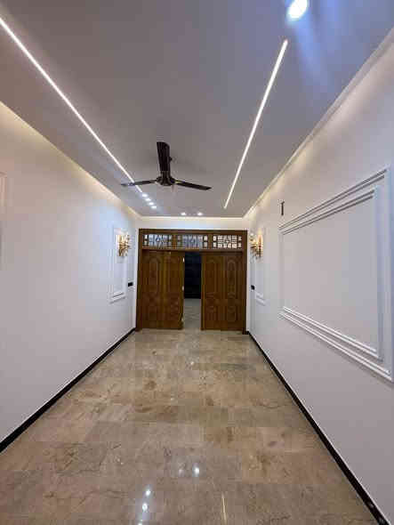 دار للبيع مساحة 140م حي الجامعه شارع 10 بناء طابقين حديث 2025 4 غرف نوم مكان مميز جدا للاستفسار واستقبال العروض والفرص الاستثمارية يرجى الاتصال على الرقم التالي *********** مدعوما بخدمه واتساب
