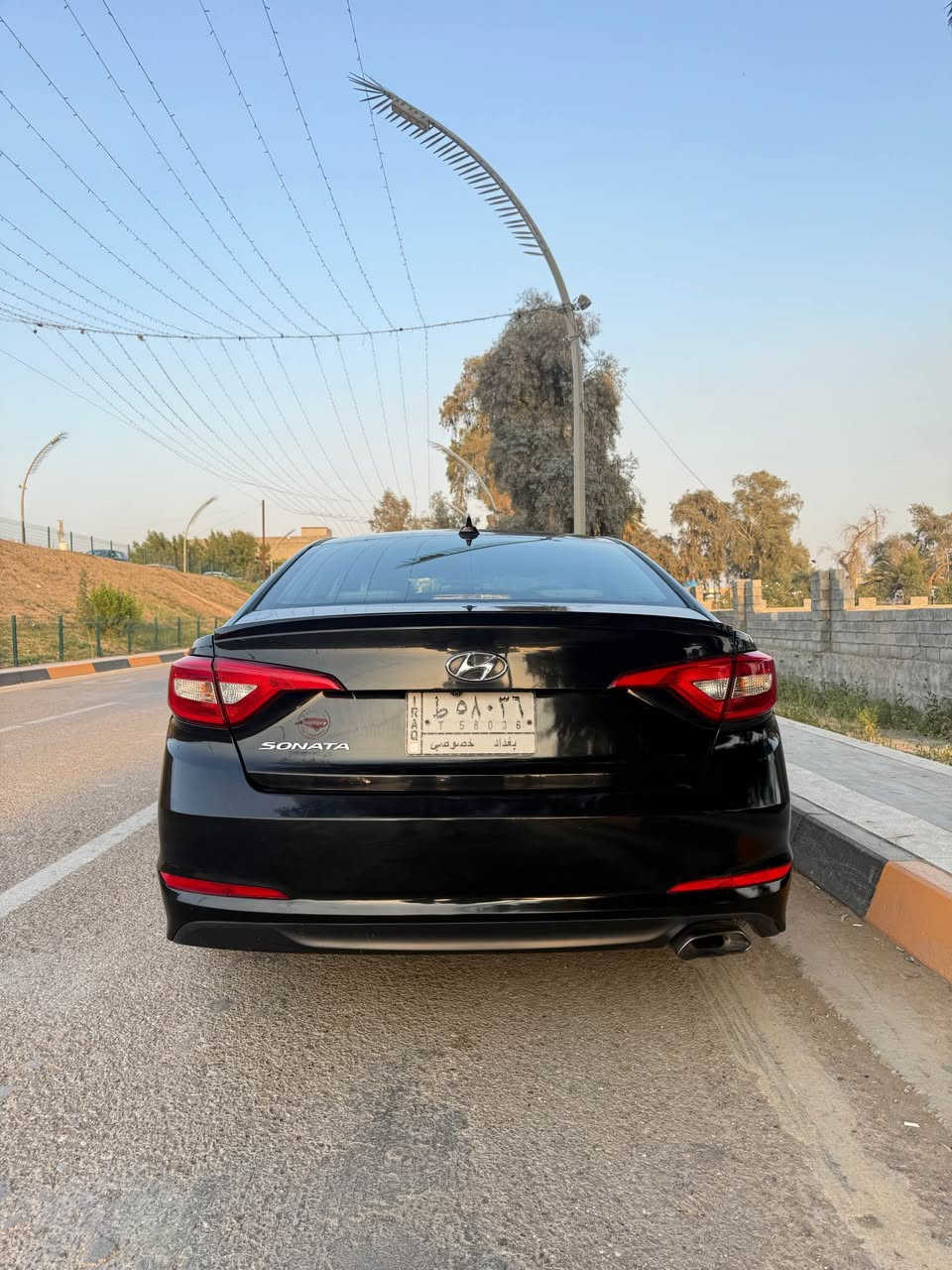 🚘 Hyundai Sonata 2017 🔥
عملية • اقتصادية بالبنزين • قيادة مريحة

📄 وارد أمريكي 🇺🇸
📊 الممشى: 95 ألف ميل

━━━━━━━━━━━━━━━

💎 المواصفات والتجهيزات:

✔️ شاشة وسطية 📺
✔️ كاميرا خلفية 📷
✔️ تحكمات ستيرن 🎛️
✔️ مثبت سرعة 🚗
✔️ تكييف ثلج ❄️
✔️ جنوط أصلية 🛞

━━━━━━━━━━━━━━━

🛠 الحالة:

• المحرك + الكير بشرط الفحص والكفالة ✅
• استعمال مرتب
• الفحص مرحب به بالكامل بكل شفافية

━━━━━━━━━━━━━━━

✨ سيارة عملية واقتصادية جداً
✨ مناسبة للاستخدام اليومي والسفر
✨ جاهزة للاستخدام بدون أي صرف

📍 الموقع: ديالى – بعقوبة
📞 *********** (اتصال / واتساب)

🚨 السعر مناسب والبيع للجادين

#سوناتا
#Hyundai
#Sonata
#سيارات_للبيع
#سيارات_ديالى
بعقوبة
سيارات_العراق
NumanAuto بعقوبة, ديالى
