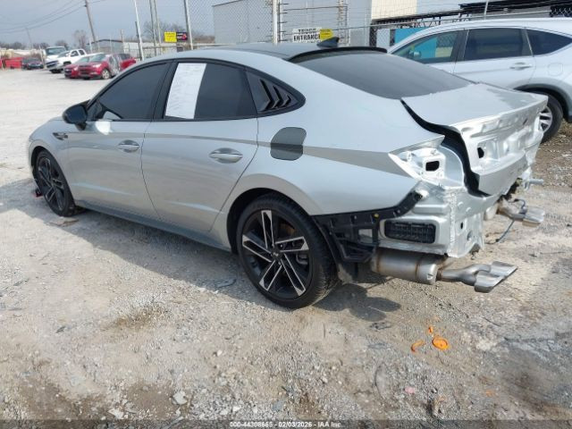 � تنويه مهم لعشاق السيارات والمزاد 🚗

يشهد مزاد السيارات في الفترة الحالية نزولًا قويًا وملحوظًا في الأسعار، مما يفتح فرصة مميزة للراغبين في شراء سيارات بأسعار أقل من المعتاد.

هذا الانخفاض يمنح التجار والمشترين فرصة ذهبية لاختيار سيارات متنوعة بأسعار منافسة، خاصة في المزادات الأمريكية والكندية.

إذا كنت تفكر بشراء سيارة من المزاد، فهذه الفترة قد تكون من أفضل الأوقات للدخول والشراء قبل عودة الأسعار للارتفاع من جديد

🚘 نوع السيارة :  2025 HYUNDAI SONATA N LINE

🔍 الفئة :  N LINE

❌ الحادث او الضرر : كما موضح بالصور  

🚀 حجم المحرك :  2.5L I-4 DI, DOHC, VVT, TURBO, 290HP

⚙️ السلندر :   I-4

🛞 نظام دفع المركبة :  Front Wheel Drive

💰 #السعر : حسب المزايدة  

🗒 تاريخ مزاد السيارة : #  16/3/2026

📍 لحضور المزاد الساعة الرابعة عصراً لدى مكتبنا ‼️  
*****************************************   
☑️ عنواننا : النجف الاشرف / المناذره / بداية شارع الحيره  
☎️ للاستفسار والاتصال على الارقام التالية ☎️:  
🏦 مكتب ياسر العبايجي للمزادات الامريكية والكندية  
📞 ***********  
📞 ***********  
_______________  
🏦 مكتب ياسر العبايجي للمزادات الامريكية والكندية  
لتجارة جميع انواع السيارات الوارد الامريكي 🇺🇸 والكندي 🇨🇦  
_______________  
رمضان شهر الخير… وانتوا الخير كله 🌙  
والرزق يحب الجريء 😉🚗
