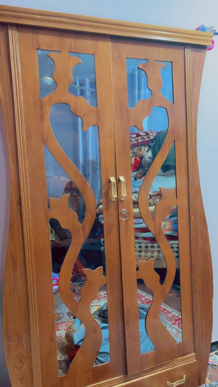 السلام عليكم 
مكلف بل نشر 
غرفه نوم للبيع 
سعر 1.200. بيها مجال 
رقم صاحب غرفه 
***********
