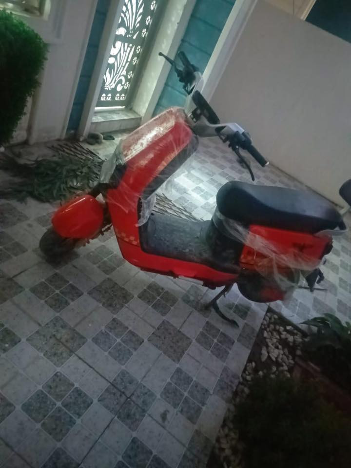 السلام عليكم ماطور شحن اللبيع 6 بطاريات قبل فتره ماخذه من الجمعيه ب 700  مكانه الرمادي الخمسه كيلو***********
