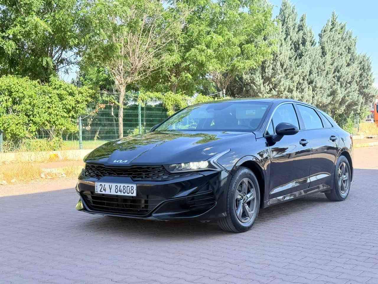 سلام عليكم  K5 2023
 بصمة تشغيل بصمة بيبان تشغيل عن بعد بصمة صندوق شاشه كبيرة كامرة خلفيه اوتو هولد هند بريد بصمة وبيه بعد مواصفات
حادثه بنيد صبغ وبيه رصعه بالشاصي
سعره  مناسب 135 ورقه وبيه مجال 
مكانه بغداد المنصور
الاتصال على الرقم ***********
