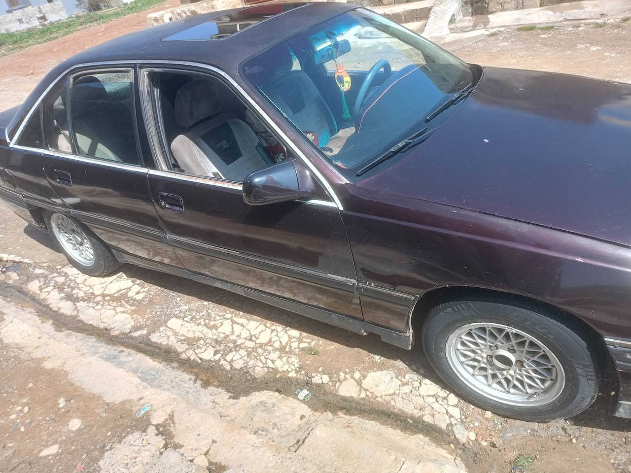 اوميكا 26 كير محرك شرط طخم شرط السعر 30 
العنوان موصل الجانب الأيمن 
***********
