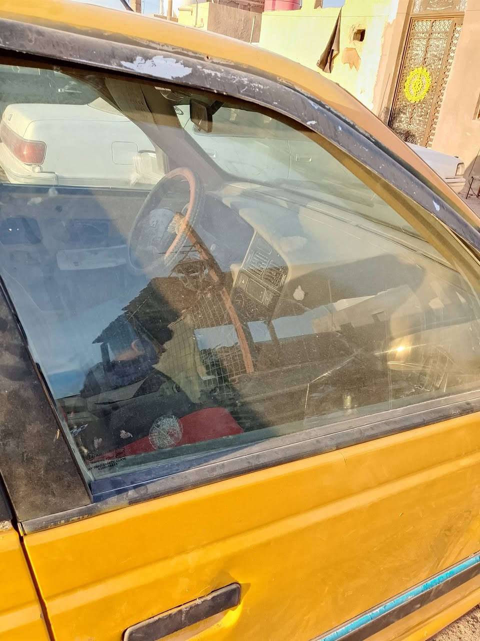 بيجو 405 سنوية منتهية گير مكينة كفالة سيار نضيفة بدون راعي السعر 15 مكان السيارة  زبير متواجد واتساب ***********
