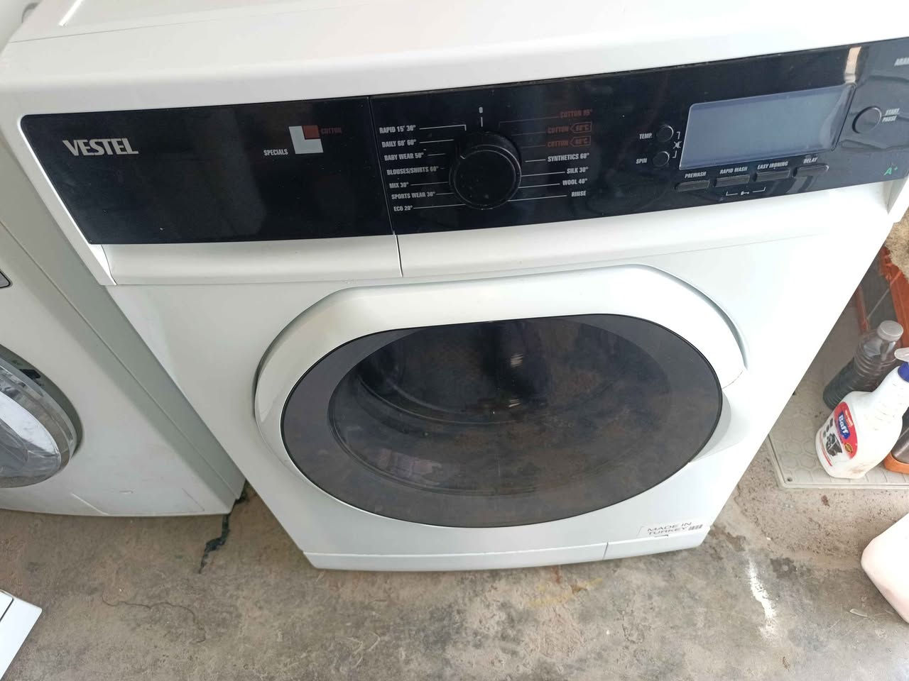 جلشۆری ڤیستڵی تورکی ۷ کیلۆیە و پاکو خاوێنە و بێ عەیبە و دەسکاری هیچ جێگایەکی نەکراوە و وەک نوێ وایە لە سلێمانیم ***********viber&whatsapp السليمانية, العراق
