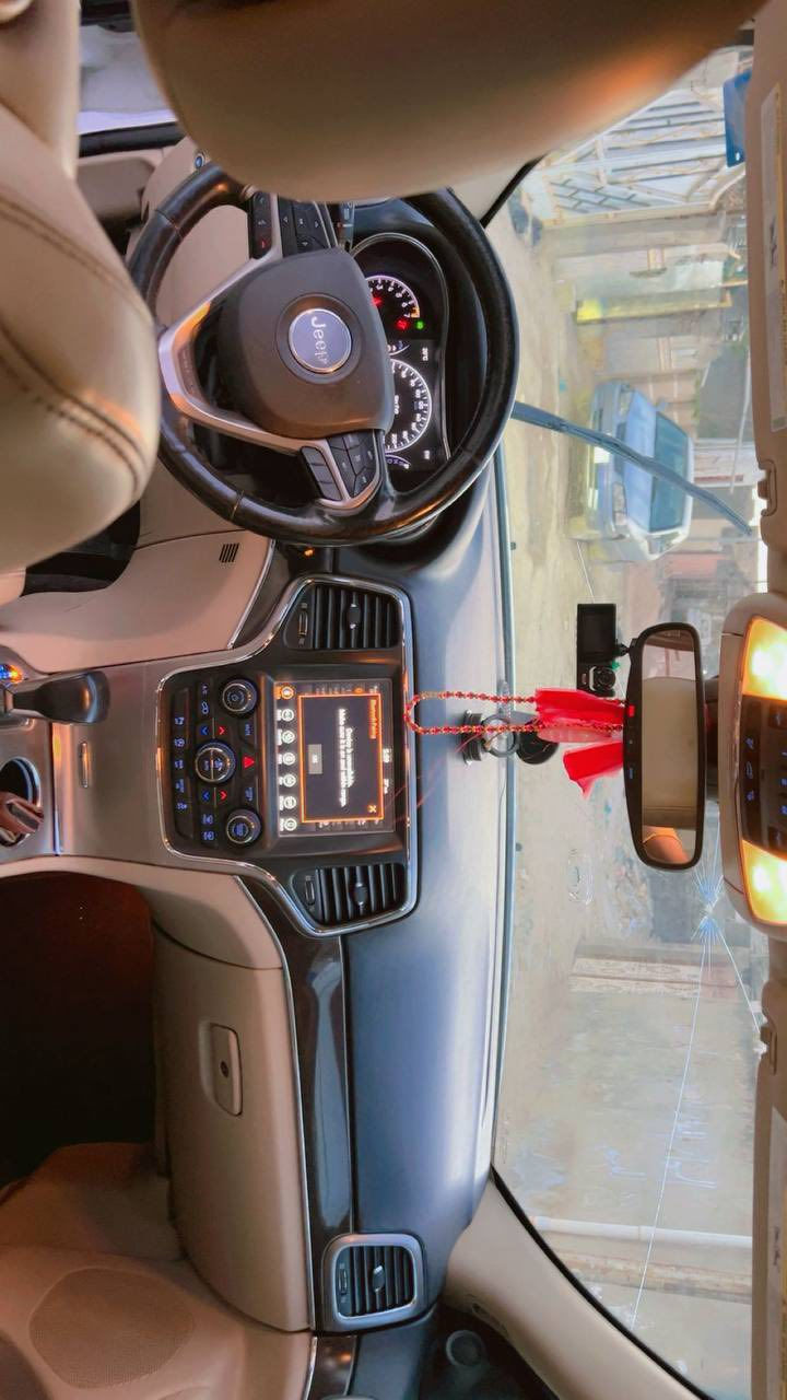 السلام عليكم جيب لاريدو لمتدد فوب مواصفات  موديل 18
بنورامة 
رادارت بلمري 
تحكمات ستيرن 
رادارت حلفية 
اوتو ستوب عند رجوع 
ماشية 50الف 
بية هواي مواصفات سيارة حادثة جاملغ ايمن وبنيد وشوية بخشم الجاملغ الايسر للعلم جاملغ نفسة مرجعينة بي صبغ والبنيد نفسة مرجعينة هم مصبوغ 
سيارة سابقة محدثة اس ارتي  وفتحنة تحديث منة يسارة ستخدام شخصي 
اني مستوردة  سيارة تاخذة وتفحص اذا مو نفس الي بسونر مرجوعة   سعر 245وبية مجال 
واسف ع الاطالة 
***********
