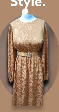 فستان • بوتيك نور القمر • قرب سوق سيدة رقيه