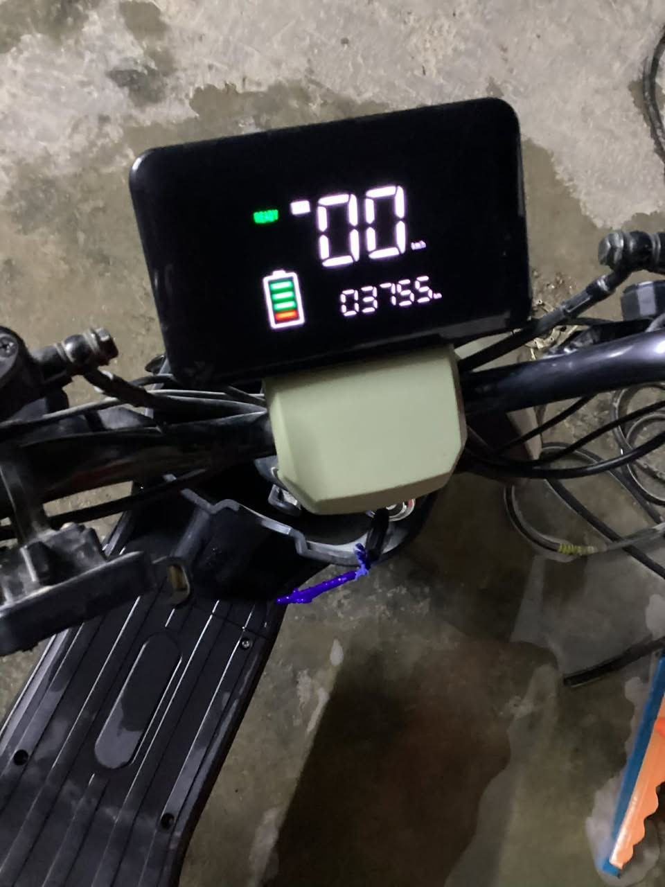 سلام عليكم ، دراجه شحن موديل 2025 نوعه ار 8 مستخدمه نضيفه مثل ماتشوف ب الصوره الدراجه بيه هواي مميزات فصل الشحن الذاتي رجوع للخلف وهواي سعره 400 اي استفسار خاص


**إذا كنت صاحب هذا الإعلان وتريد حذفه لأي سبب، رجاءا أرسل رسالة إلى الدعم الفني**